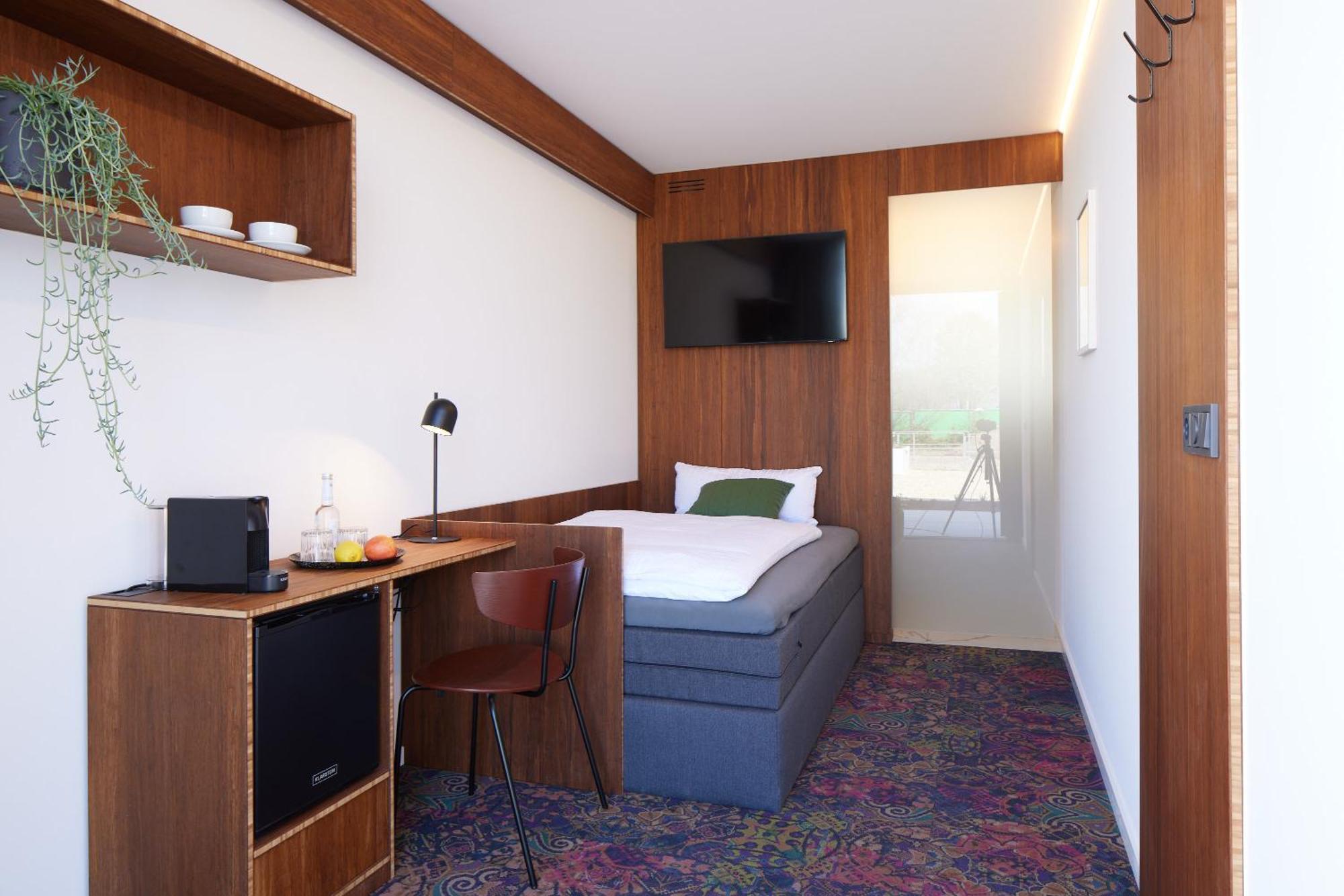 Tin Inn - Hueckelhoven - Das Hotel Aus Hochwertig Ausgebauten Ueberseecontainern Ngoại thất bức ảnh